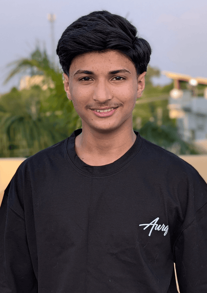 AURQ - Stay Curious Premium Black Tee